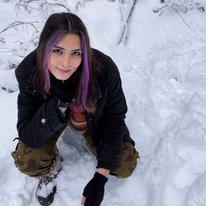 Meet your Posher, Maya